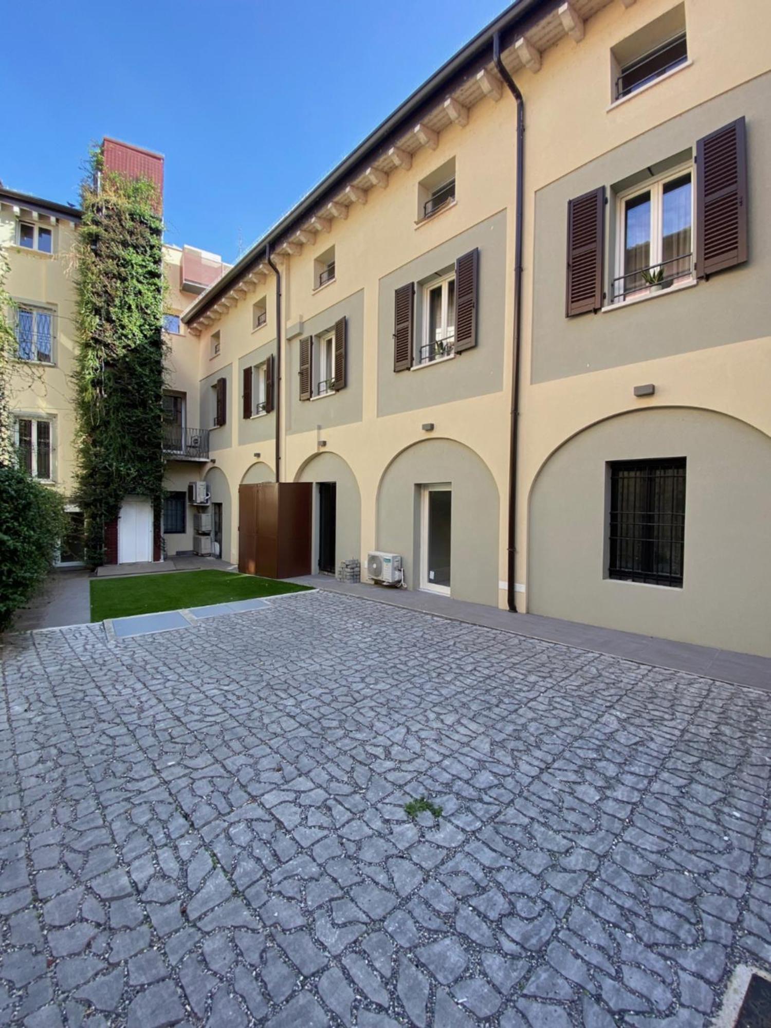 Malvezzi24 Boutique Rooms Desenzano del Garda Exterior foto